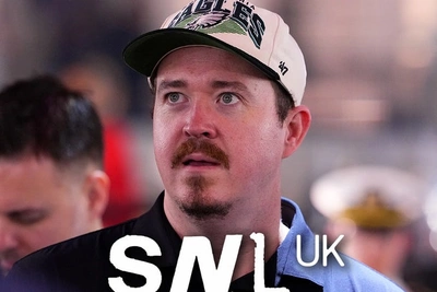 Британский SNL высмеял Шейна Гиллиса за шутку