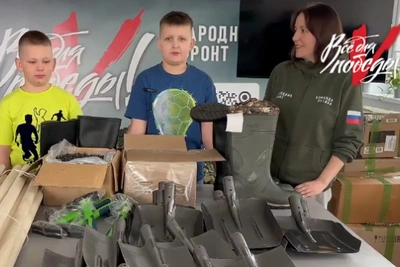 Братья из Амура собрали гвозди и лопаты для СВО