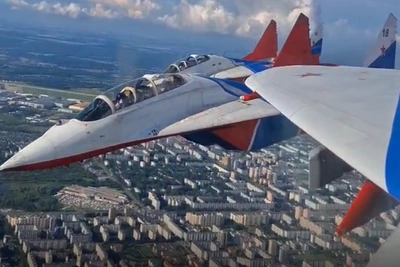 Казань из кабины «Стрижей»: видео на скорости 700 км/ч