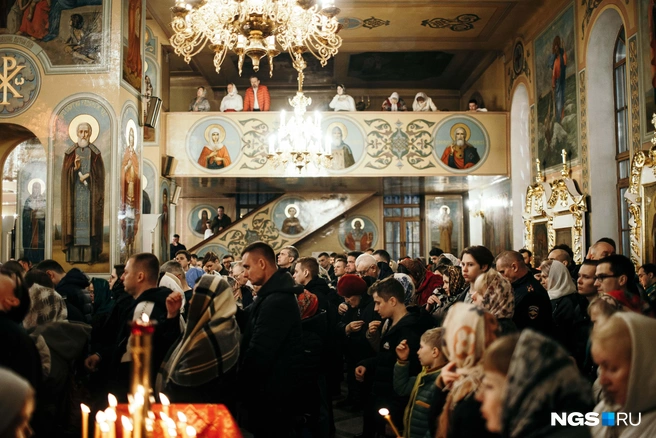 В Пасху проходит праздничное богослужение | Источник: Андрей Бортко / NGS.RU