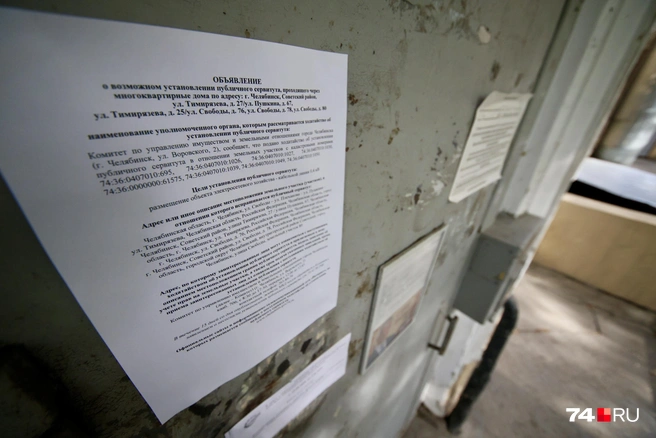 Рядом с домами под землей проложат электросети. Старожилы опасаются, что в случае любой аварии у их подъездов будут раскопки | Источник: Наталья Лапцевич