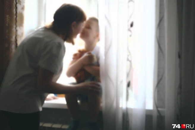 Новые родители любят мальчика как родного | Источник: Наталья Лапцевич