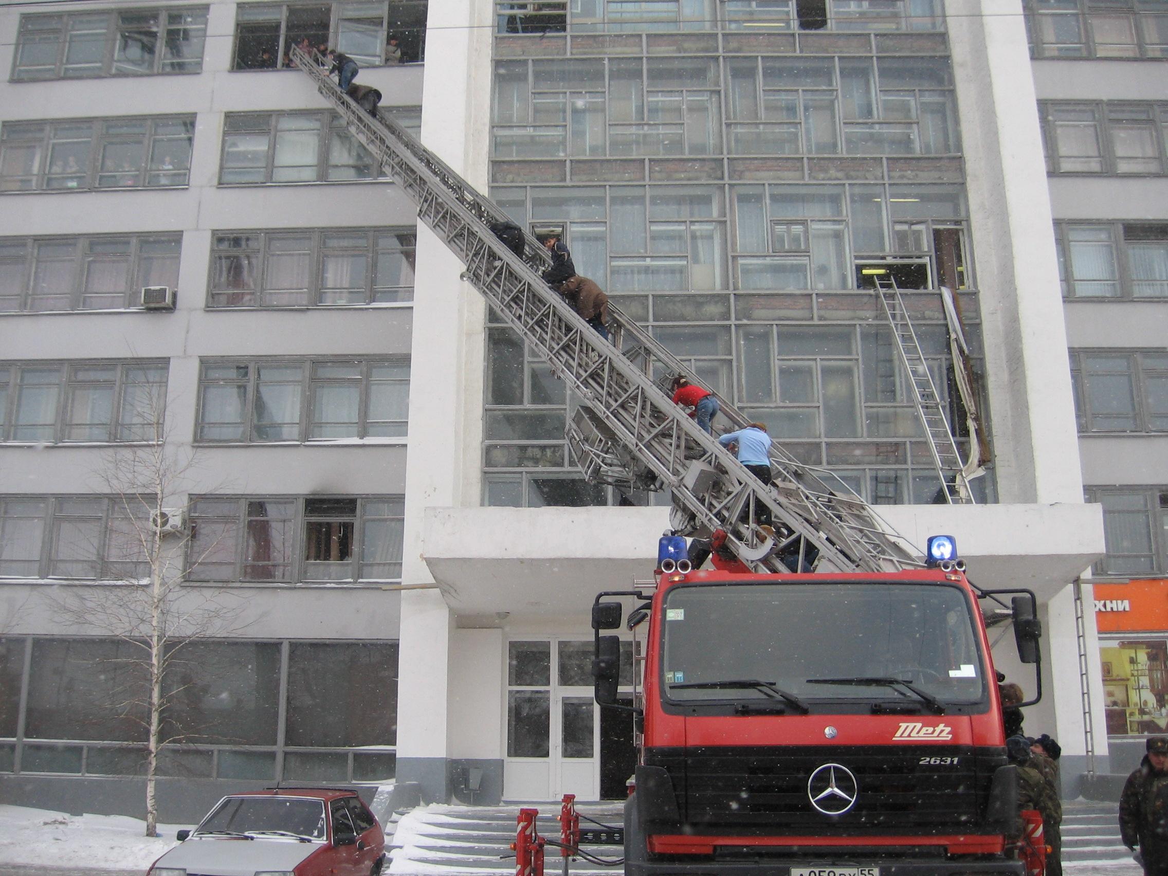 Омские пожарные вспомнили, как спасли студентов во время пожара в колледже,  22 февраля 2021 года - 22 февраля 2021 - НГС55.ру