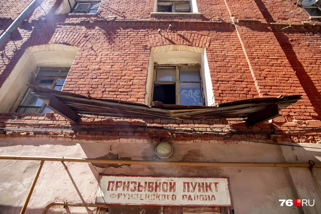 Жутко становится даже при входе в подъезд | Источник: Александра Савельева
