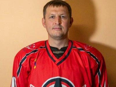 Брат Михаила отметил, что тот с детства увлекается хоккеем и играет на любительском уровне. | Источник: Единая хоккейная лига
