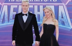 «Встречает в платье, вкусно готовит»: SHAMAN рассказал, почему Екатерина Мизулина для него «настоящая находка»