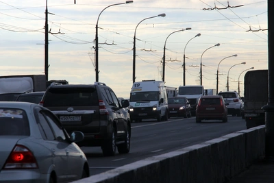 Омичи возмутились заторами на проспекте Мира