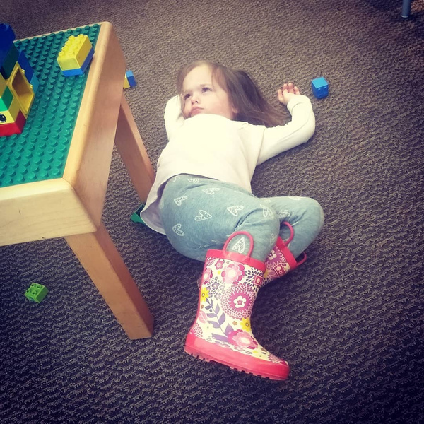 Почему ребенок плачет - фото