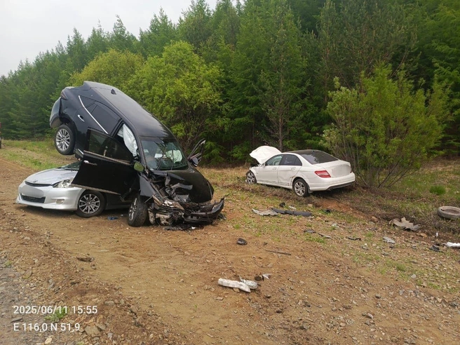 Один погиб и трое ранены — жесткое тройное ДТП произошло в Забайкалье | Источник: Госавтоинспекция Забайкалья / Telegram