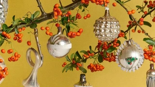 Новогодняя ностальгия: коллекция игрушек от JW Anderson