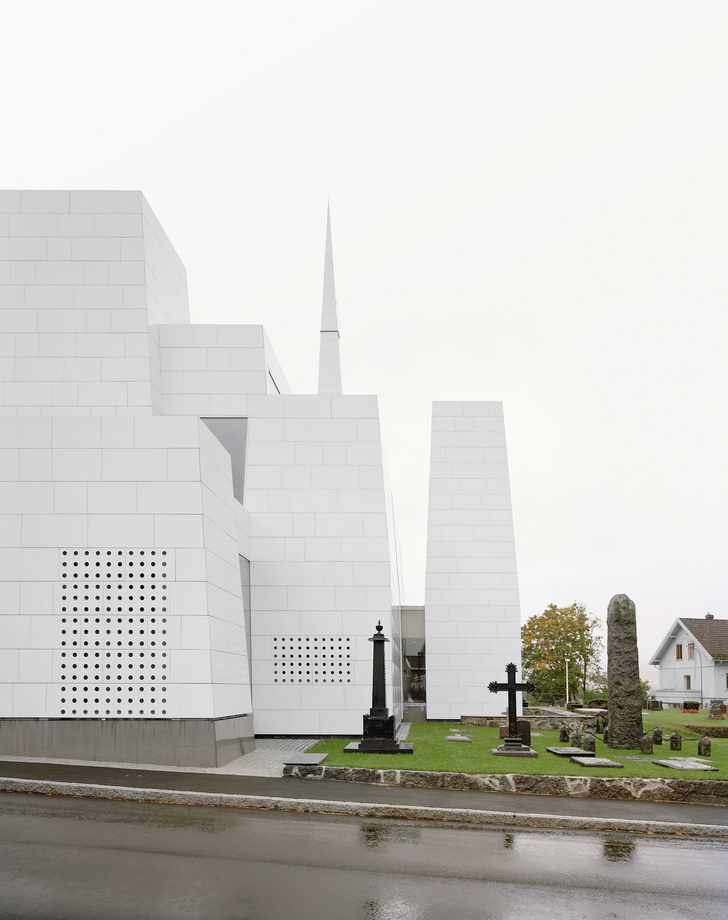 Фарфоровая церковь в Норвегии (фото 5)