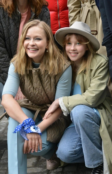 Юлия Пересильд с дочкой Анной | www.starhit.ru