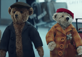 Аэропорт Хитроу выпустил ролик о путешествующих плюшевых медведях