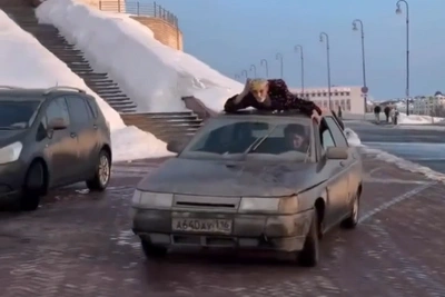 Покатушки на крыше авто у Кремля привели к штрафам