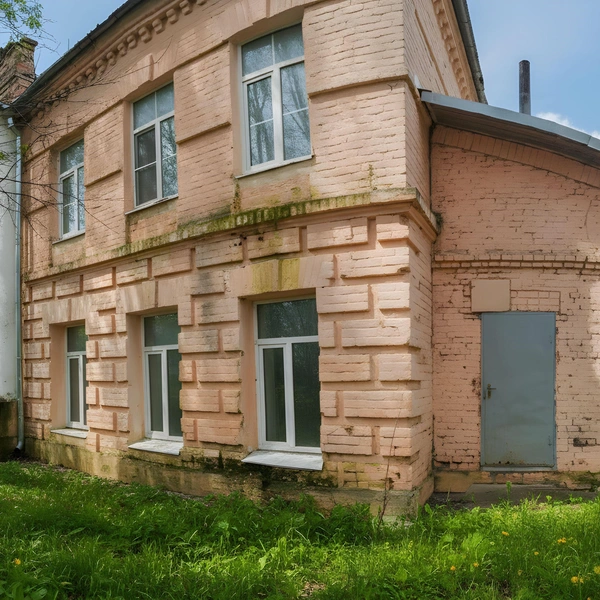 Здание интерната двухэтажное | Источник: Российский аукционный дом / catalog.lot-online.ru