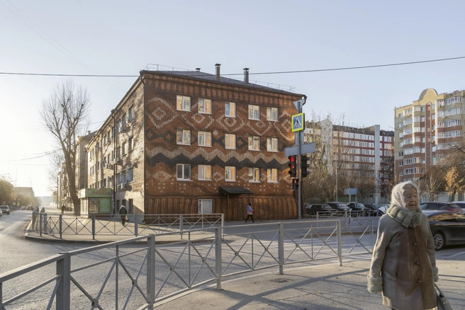 Благодаря муралу многие горожане узнали историю дома | Источник: Брусника