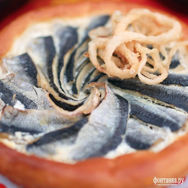 Необычайно нежная и пряная жареница с беломорской селедкой | Источник: Ксения Потеева / «Фонтанка.ру»