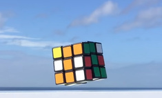 Японский изобретатель создал левитирующий самособирающийся кубик Рубика (видео)