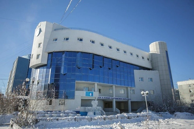 Университет находится в самом центре города | Источник: АГУИККИ / agiki.ru