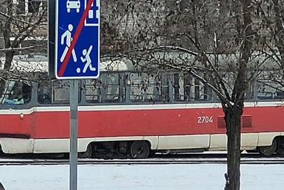 Tram Derails in Volgograd, Halting Traffic