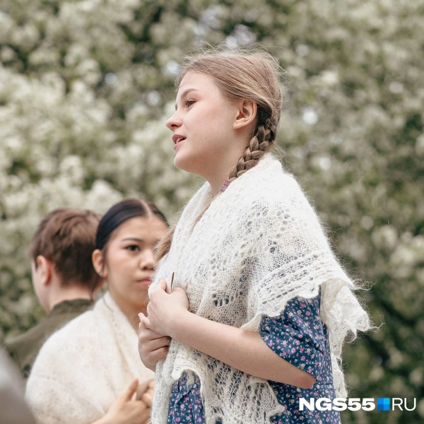 Девочки читали проникновенные стихи | Источник: Кирилл Башинский / NGS55.RU