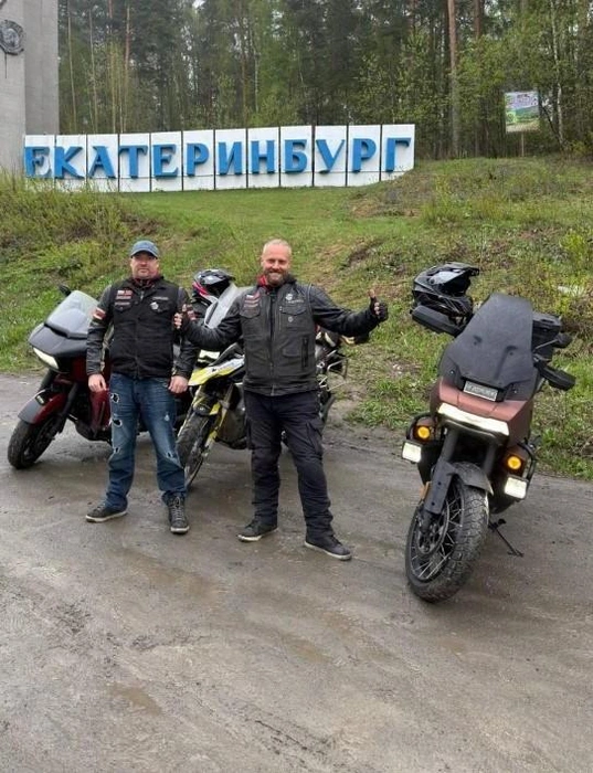 Для сибирских дорог Сергей выбрал более вездеходный байк | Источник: Сергей Ересов