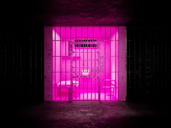 Розовый Бейкера-Миллера: история самого расслабляющего цвета в мире — им красили стены в тюрьмах и психбольницах