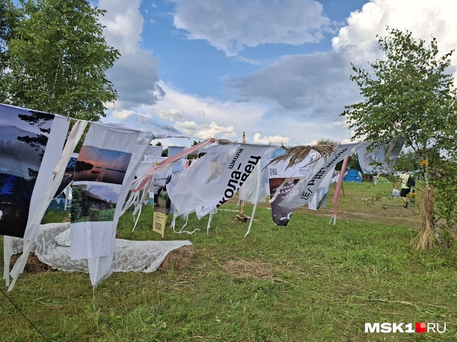 Фотозона в кэмпе | Источник: Серафима Путиева / MSK1.RU