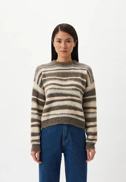 Почему все снова помешались на полосатом принте (и как носить его, чтобы не выглядеть скучно)