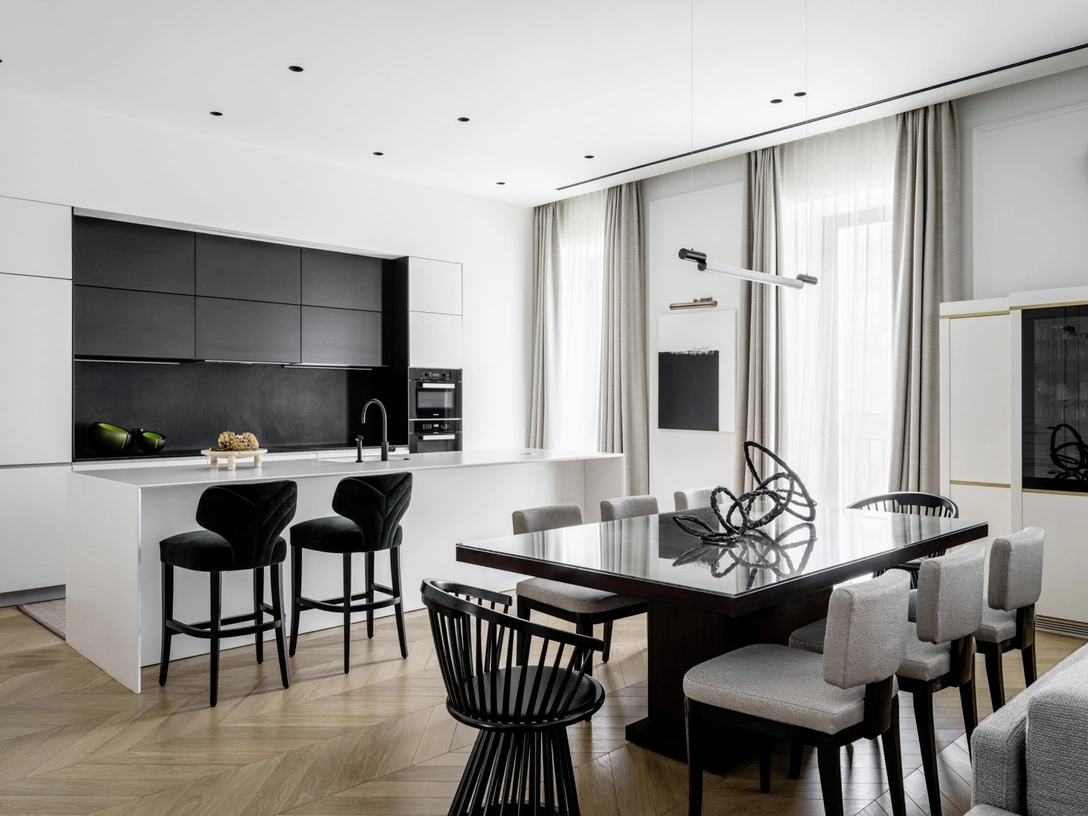 Квартира в Москве в черно-белой гамме (фото 0) | Источник: МИХАИЛ ЛОСКУТОВ