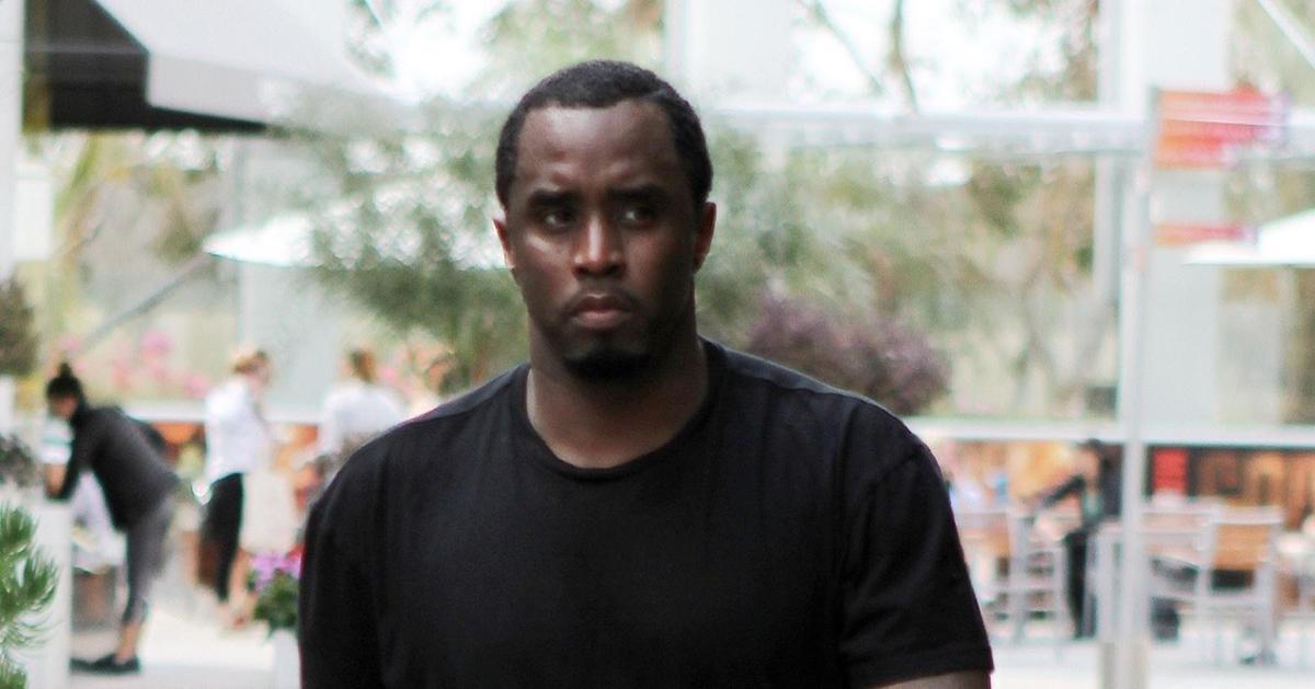 Один спортивный костюм, библия и 300 минут на звонки близким: как живет P.Diddy за решеткой