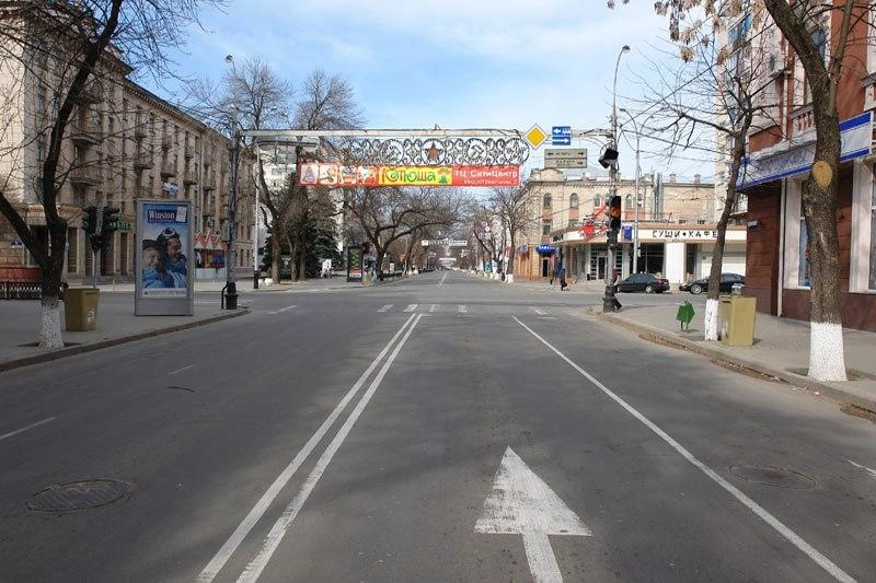 Красная в районе пересечения с Мира. 25 марта 2006 года, обеденное время  | Источник: Amar; krd9000 / T.me