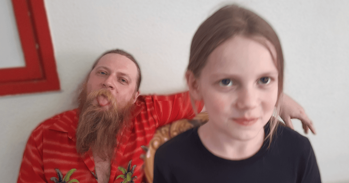 Грубость, заносчивость и жалобы: за что не любят семью Тепляковых | PARENTS