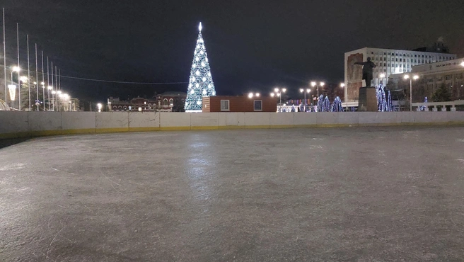 Каток на площади еще не работает | Источник: Сергей Петунин / 164.RU