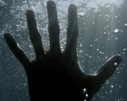 В Красноярском крае перевернулась лодка с людьми, две женщины утонули | ngs24.ru