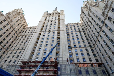 На Кудринской площади разобрали лестницу из фильма