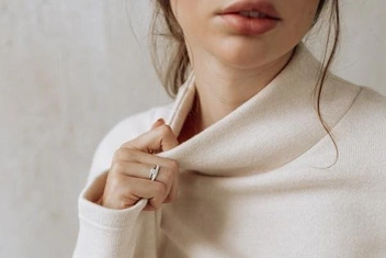 Эстетика frugal chic (бережливый шик): что приходит на смену «клин герл» и «олд мани» в 2026 году