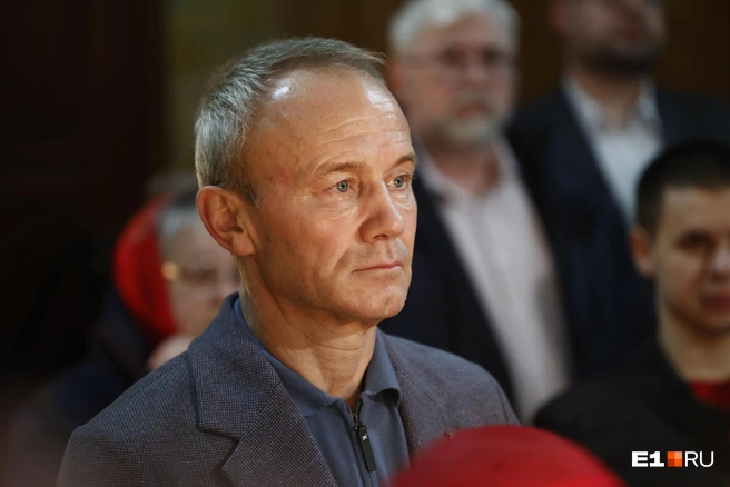 Олег Чемезов готовится к утреннему допросу | Источник: Владислав Лоншаков / E1.RU