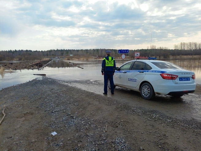 Из-за разлива Туры три моста ушли под воду | Источник: ГИБДД по Свердловской области