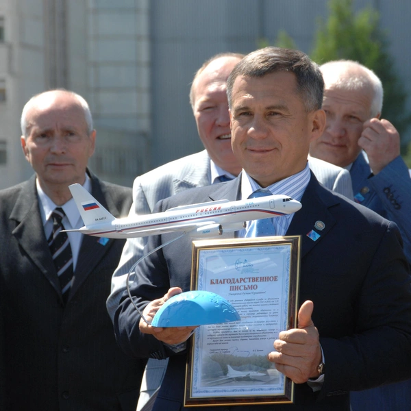 Передача Ту-214 авиакомпании «Россия». Июнь 2009 года | Источник: Правительство Республики Татарстан