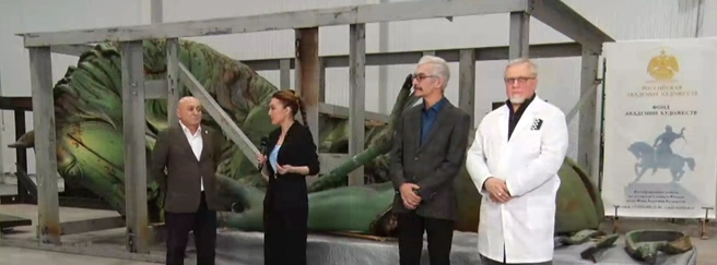 Средняя часть памятника | Источник: БСТ