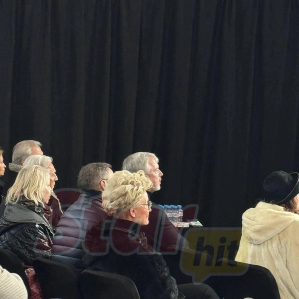 Елена Малышева сидела в зале прощания