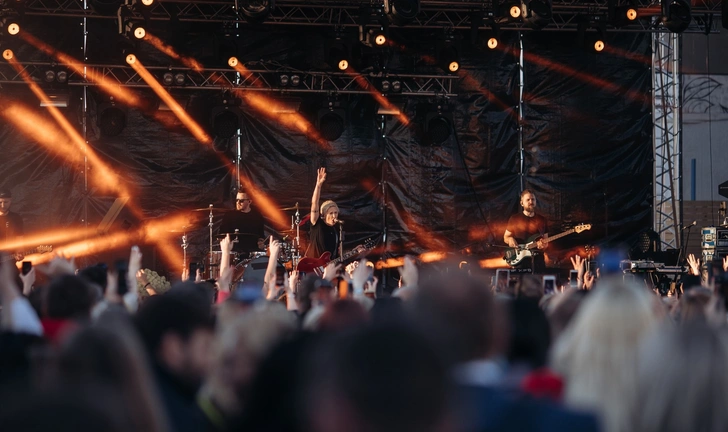 Нежно и огненно: Диана Арбенина выступит на Roof Fest