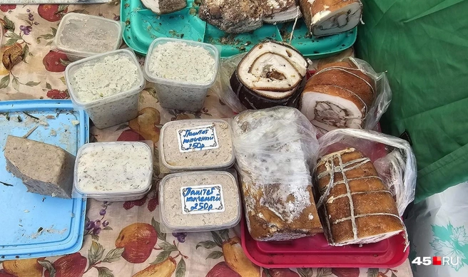 Паштеты и мясные рулеты | Источник: Дарья Никитченко / 45.RU