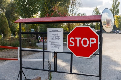 В Волгограде ограничили въезд на кладбища