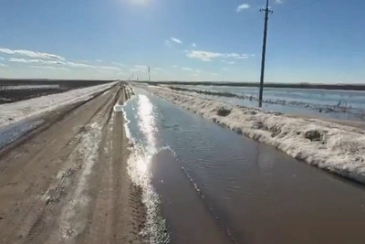 В Приамурье из-за воды на дорогах введены ограничения