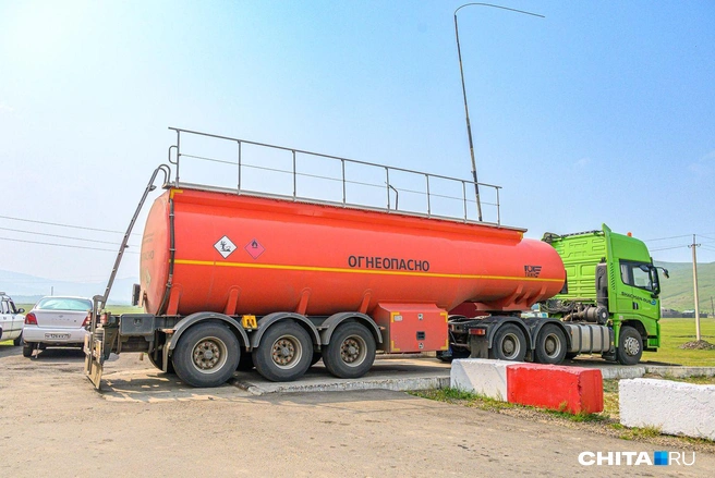 Дальний Восток ощущает нехватку топлива в первую очередь из-за недостатка НПЗ | Источник: Олег Фёдоров / CHITA.RU