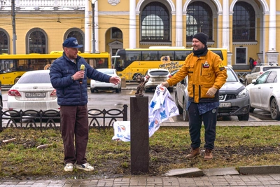 Ярославль пополнился медведиком-хоккеистом