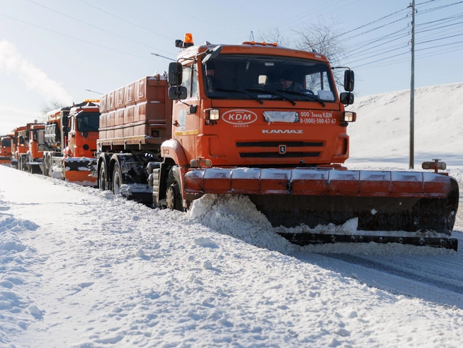 Движение грузовых автомобилей и автобусов по федеральной трассе приостановлено до особого распоряжения. | Источник: Алексей Волхонский / V1.RU