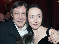 Измена или моральное истощение? Почему пошли сплетни о разводе Кругликовой и Ефремова после его освобождения